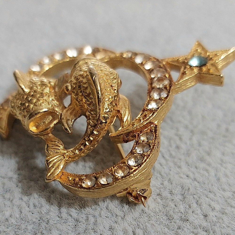 Vintage St. Labre signed Pisces jewelry brooch pin - Picture 3 of 8